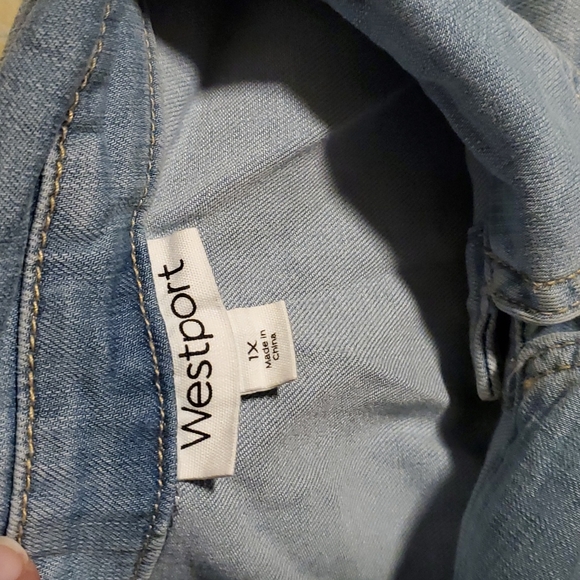 Light wash Denim Short Sleeve Jacket - Picture 3 of 14